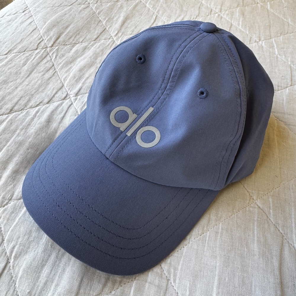 Alo Performance Hat - Picture 2 of 5